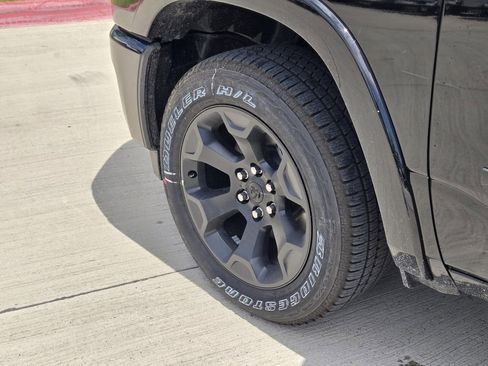 New 2026 RAM 1500 4x4 Crew Cab image 8