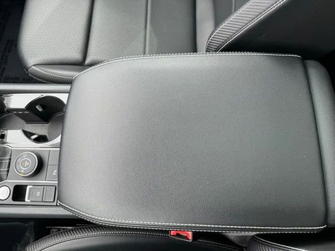 Used 2022 Volkswagen Atlas Cross Sport SEL R-Line AWD/4WD image 20