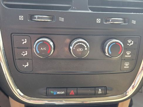 Used 2015 Dodge Grand Caravan American Value Package image 22