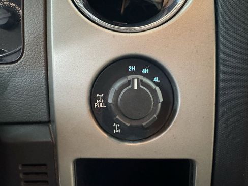 Used 2012 Ford F150 XLT w/ XLT Chrome Pkg image 25