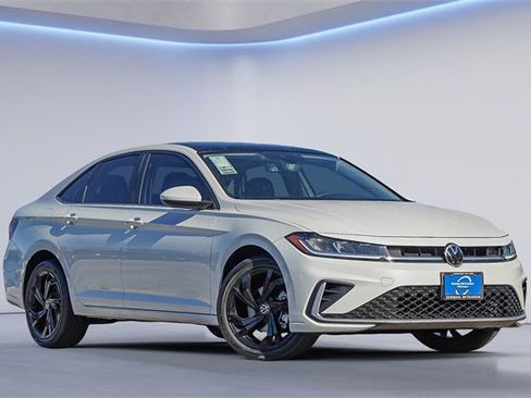 New 2026 Volkswagen Jetta SE image 1