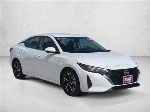 Used 2024 Nissan Sentra SV image 3