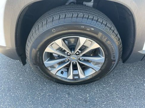 New 2026 Chevrolet Equinox LT AWD/4WD image 9
