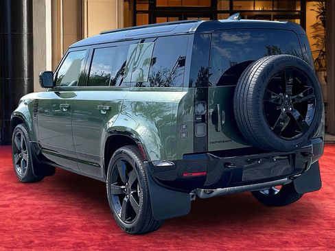 New 2026 Land Rover Defender 110 X-Dynamic SE AWD/4WD image 4