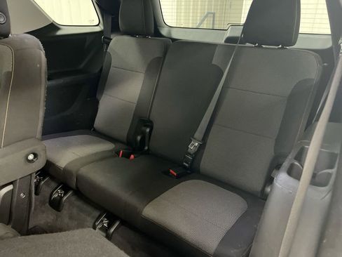 Used 2018 Chevrolet Traverse LT FWD image 23