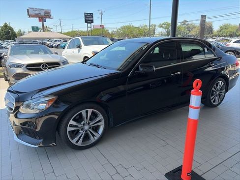 Used 2016 Mercedes-Benz E 350 Sedan image 3