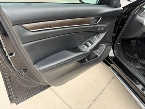 Used 2018 Honda Accord EX-L image 16