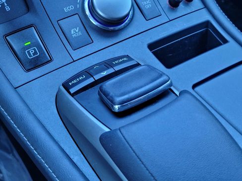 Used 2015 Lexus CT 200h w/ Navigation Package image 26