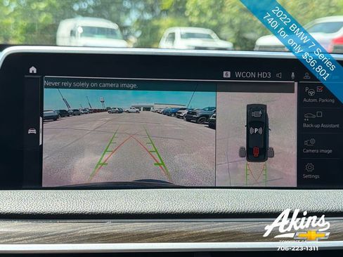 Used 2022 BMW 740i w/ Premium Package RWD image 28