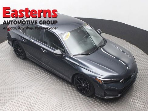 Used 2025 Honda Civic Sport image 3