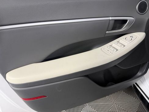 Used 2025 Hyundai Sonata SEL FWD image 25