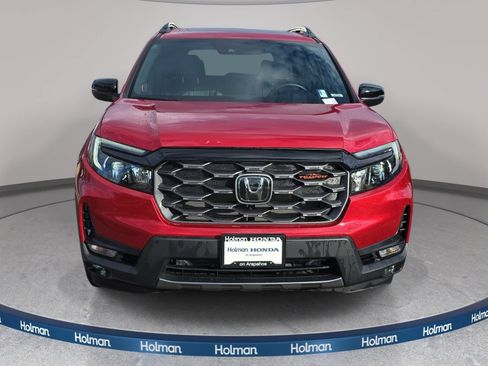Used 2023 Honda Passport TrailSport image 3