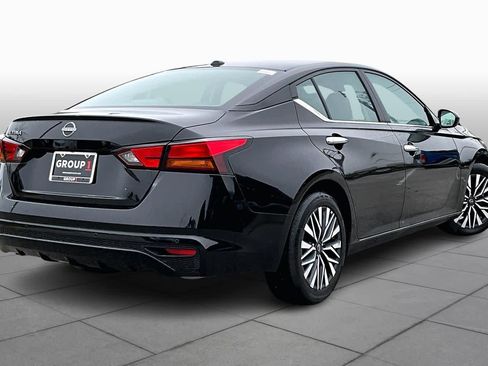 Used 2025 Nissan Altima 2.5 SV image 12