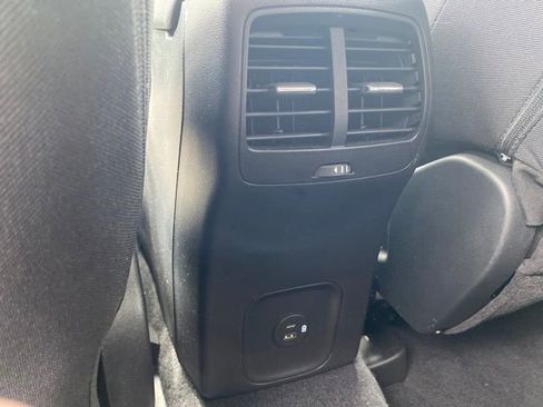 Used 2022 Ford Escape SE image 20