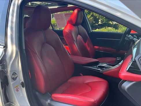 Used 2019 Toyota Camry XSE FWD image 7