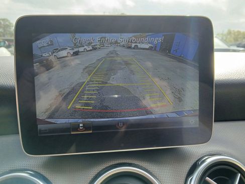 Used 2018 Mercedes-Benz GLA 250 GLA 250 Sport Utility 4D image 35