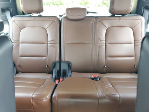 Certified 2024 Lincoln Navigator Reserve AWD/4WD image 20