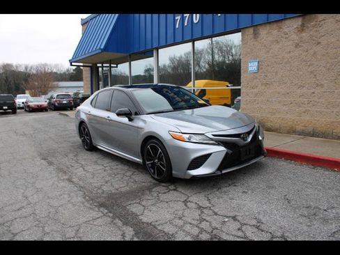 Used 2020 Toyota Camry XSE image 1