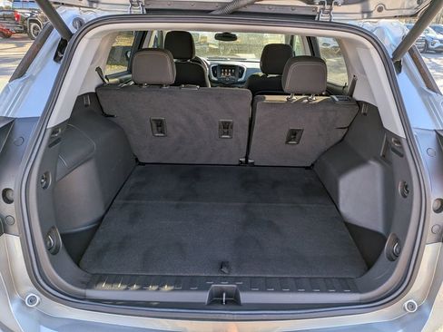 Used 2023 GMC Terrain SLE w/ Driver Convenience Package image 12