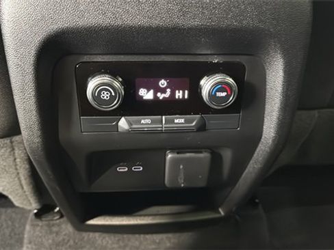 Used 2025 GMC Acadia Elevation image 37