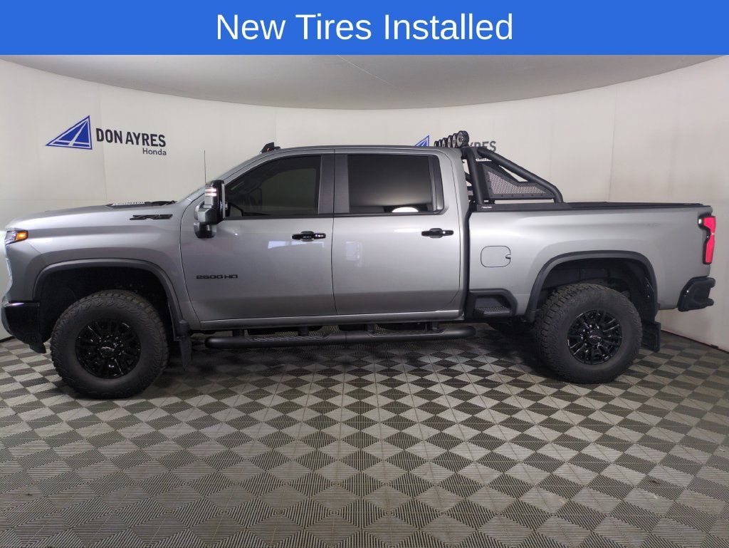 Used 2026 Chevrolet Silverado 2500 ZR2 AWD/4WD image 2