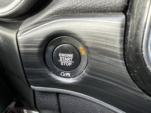 Used 2021 Jeep Grand Cherokee Limited image 35