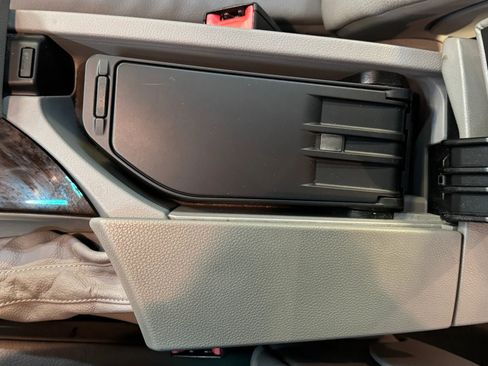 Used 2006 BMW 530xi Wagon image 24