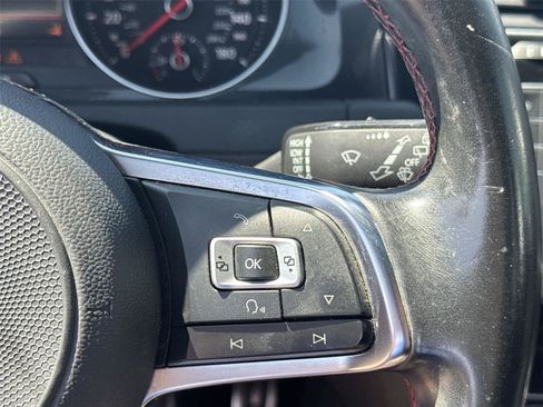 Used 2017 Volkswagen GTI SE FWD image 20