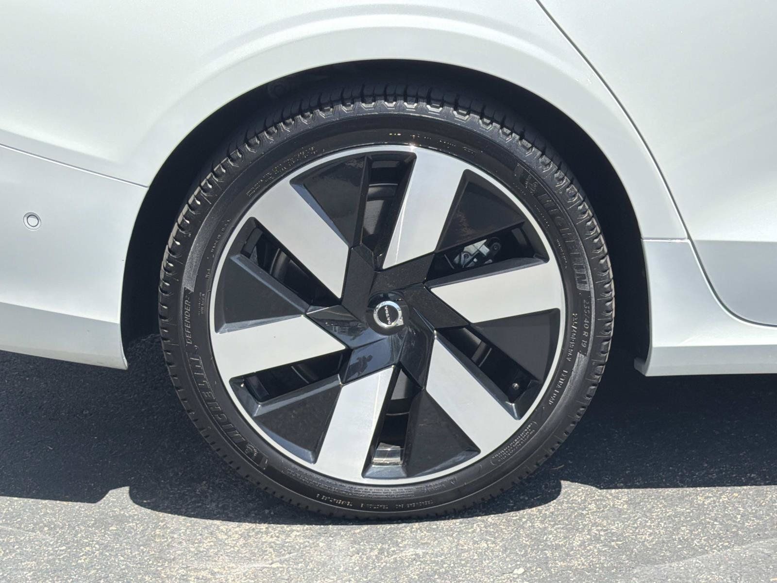 Certified 2024 Volvo S60 T8 Plus AWD/4WD image 27