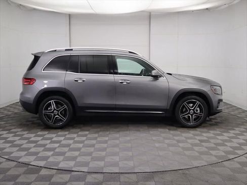 New 2026 Mercedes-Benz GLB 250 image 4