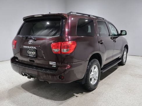 Used 2016 Toyota Sequoia SR5 AWD/4WD image 2