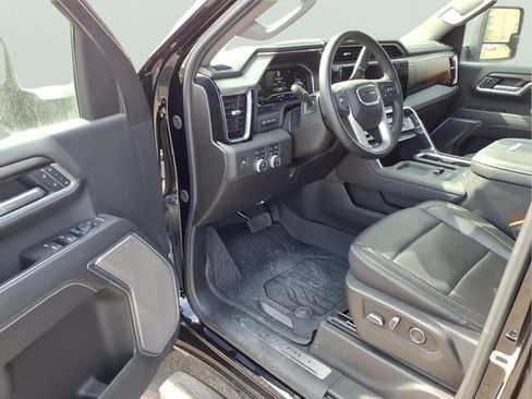 Used 2025 GMC Sierra 3500 Denali w/ Technology Package AWD/4WD image 9