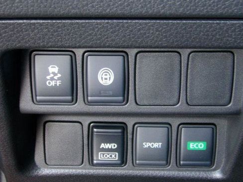 Certified 2022 Nissan Rogue Sport S image 28