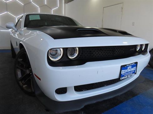 Used 2022 Dodge Challenger SRT Hellcat w/ Plus Package RWD image 3
