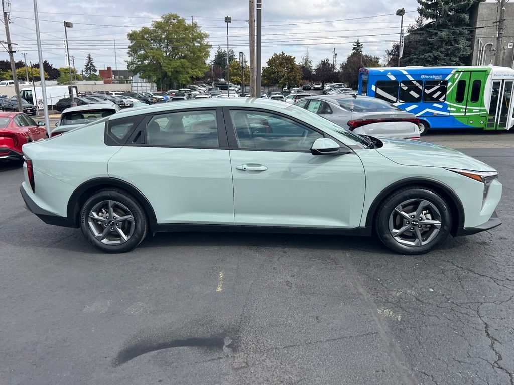 Used 2025 Kia K4 FWD image 7