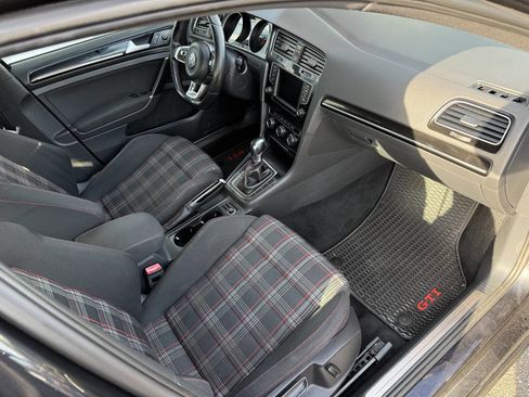 Used 2017 Volkswagen GTI Sport image 13