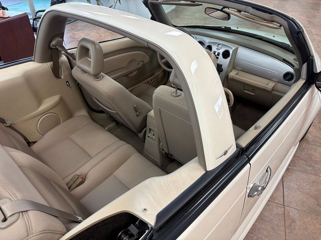 Used 2008 Chrysler PT Cruiser Convertible FWD image 16