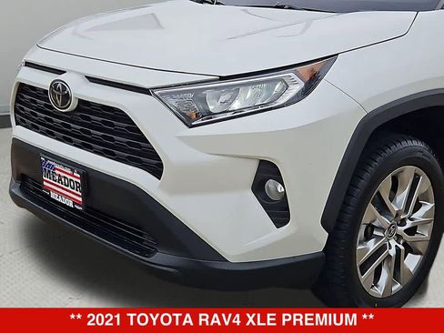 Used 2021 Toyota RAV4 XLE Premium FWD image 11