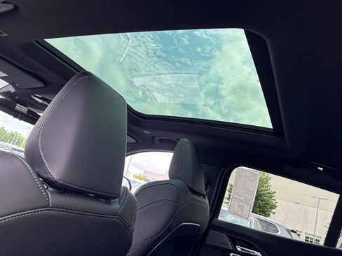 New 2026 BMW X2 xDrive28i w/ Technology Package AWD/4WD image 9