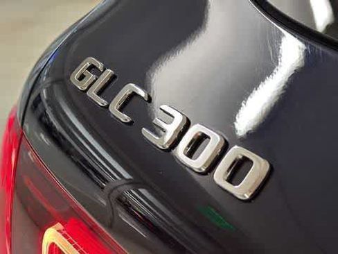 Certified 2022 Mercedes-Benz GLC 300 4MATIC image 9