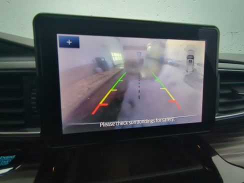 Used 2023 Ford Explorer Limited image 17