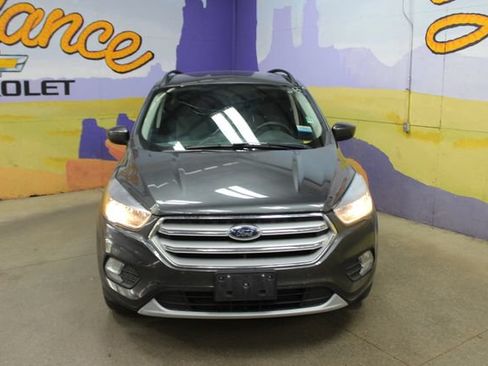 Used 2018 Ford Escape SE w/ SE SYNC Package FWD image 3