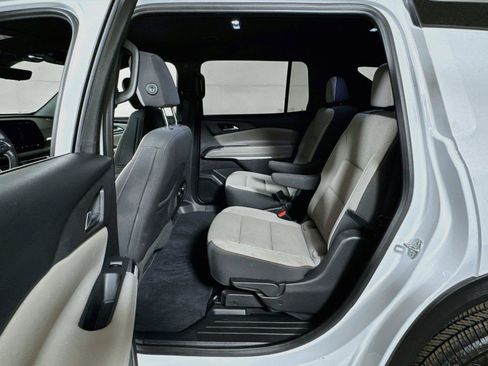 Certified 2026 Chevrolet Traverse LT w/ Driver Confidence Package FWD image 23