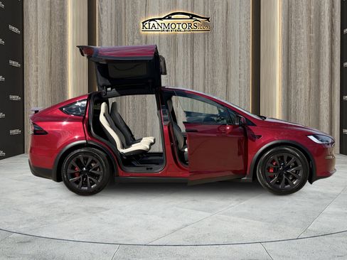 Used 2025 Tesla Model X Plaid image 25