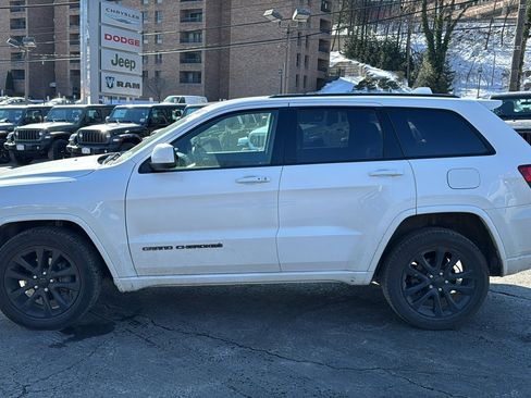 Used 2019 Jeep Grand Cherokee Altitude image 8