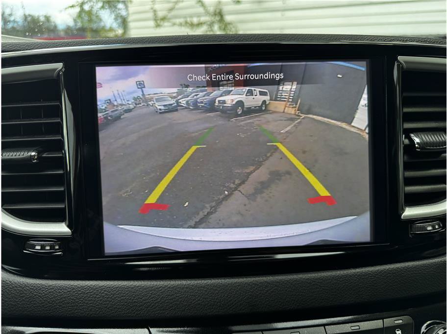 Used 2024 Chrysler Pacifica Touring-L FWD image 24