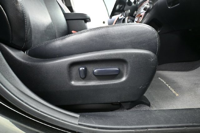 Used 2010 Toyota Highlander Limited AWD/4WD image 44