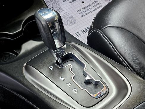 Used 2015 Dodge Journey Crossroad w/ Flexible Seating Group image 24