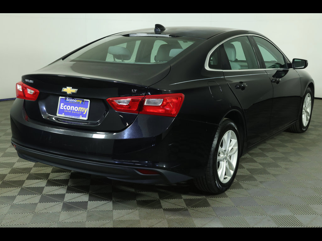 Used 2017 Chevrolet Malibu LT FWD image 15