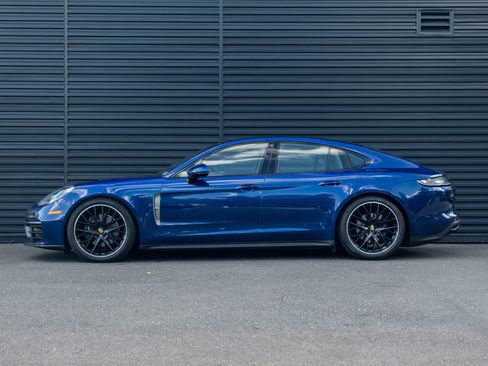 Certified 2022 Porsche Panamera 4 Platinum Edition AWD/4WD image 2